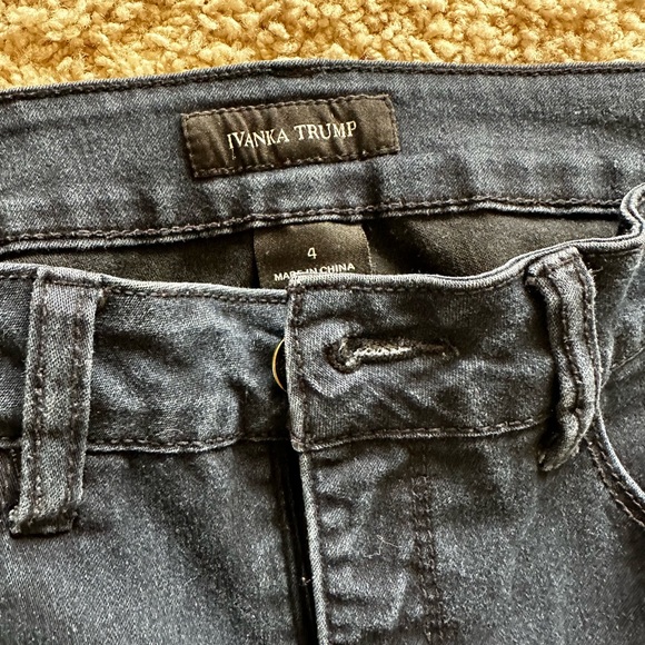 Ivanka Tramp Skinny Jeans Dark Wash - Picture 1 of 2